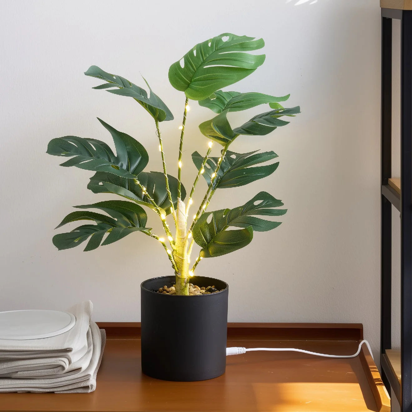 Monstera Simulation Plant with Fairy Lights – Lifelike Potted Greenery for Cozy Home Décor
